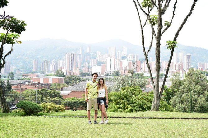 Pablo Escobar Tour : Museum, History and Beer - Stop 1: Cementerio Jardines Montesacro and the Tombs That Anchor the Story