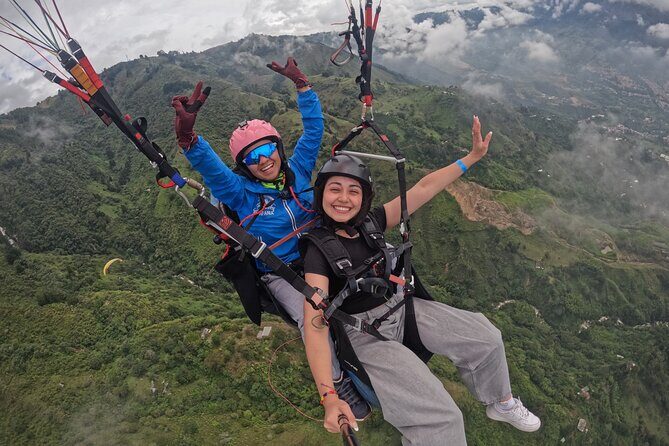 Paragliding flight in Medellin - First Flight Over Medellín’s Aburrá Valley (Without Prior Experience)