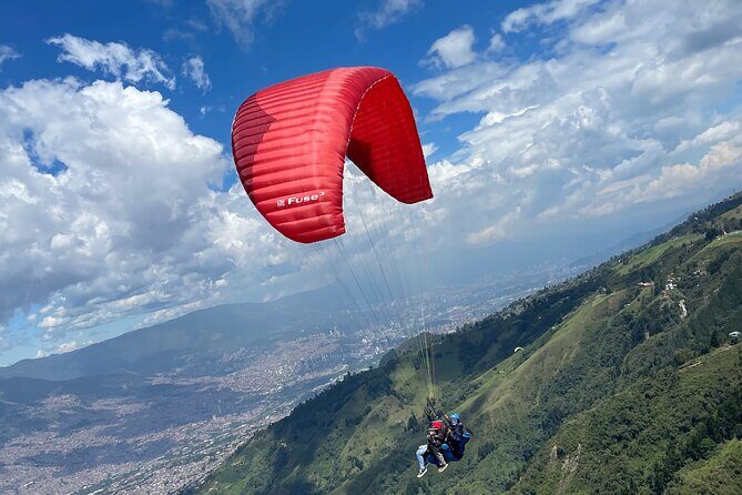 Paragliding flight in Medellin - The Hike Up: Stairs to Launch and What to Wear