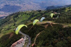 Parapente Zona De Vuelo En Medellín - From Zona de Vuelo Office to the Launch: What Happens Before Takeoff