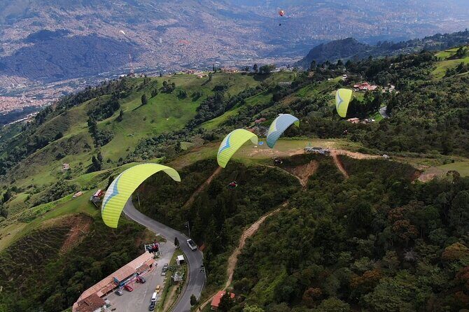 Parapente Zona De Vuelo En Medellín - From Zona de Vuelo Office to the Launch: What Happens Before Takeoff