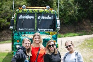 Peñol Stone and Pablo Escobar Hacienda Boat Tour - Stop 1: LA 9 Mall and the Antioquian mountain climb to a panoramic village