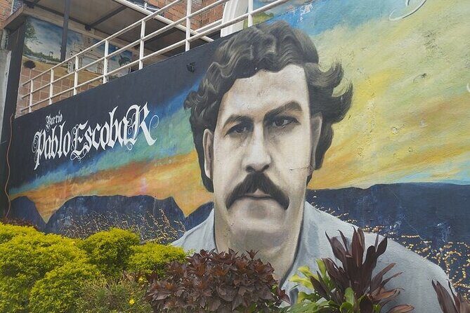 Private Tour in Pablo Escobar and Comuna 13 with Cable Car - Stop 3: Parque Memorial Inflexion and the old Monaco building (1 hour)