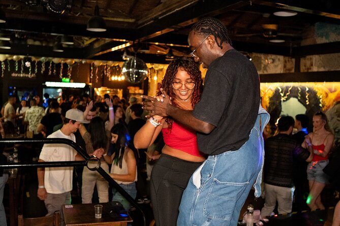 Salsa & Bachata Nightlife Tour in Medellín with a Local Dancer - Key points before you go