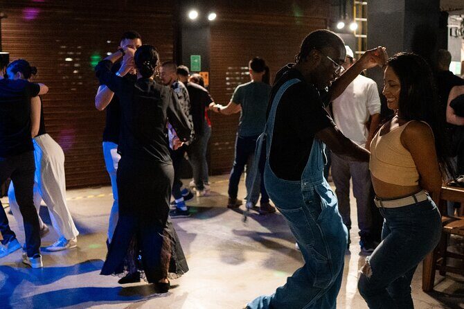 Salsa & Bachata Nightlife Tour in Medellín with a Local Dancer - Should you book this Medellín salsa and bachata nightlife tour?