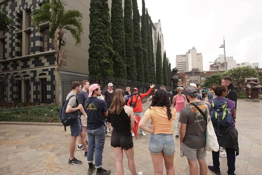 Shared Medellín Downtown Tour with Wireless Audio - Should You Book This Medellín Downtown History Tour?