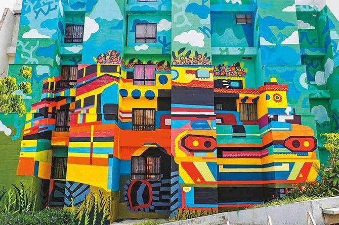 The best Commune 13 Tours in Medellín - Entering Comuna 13: Why this tour feels different