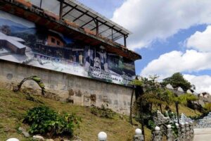 The Best Pablo City Tour In Medellin - Envigado’s Memorial Park at Old Monaco: A Place to Start
