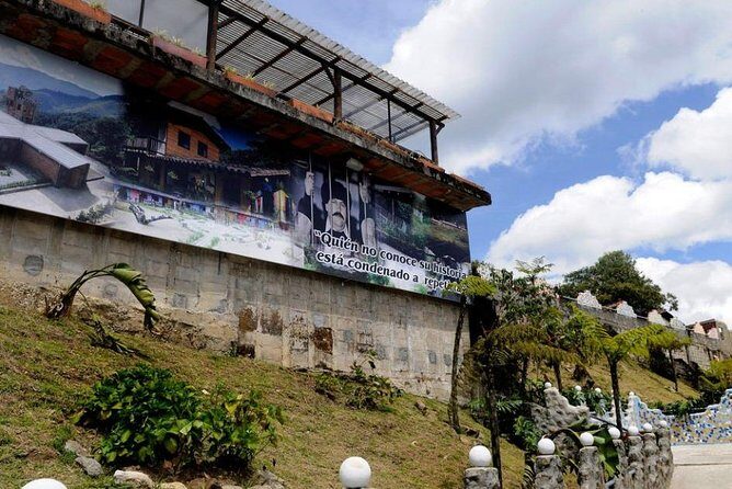 The Best Pablo City Tour In Medellin - Envigado’s Memorial Park at Old Monaco: A Place to Start