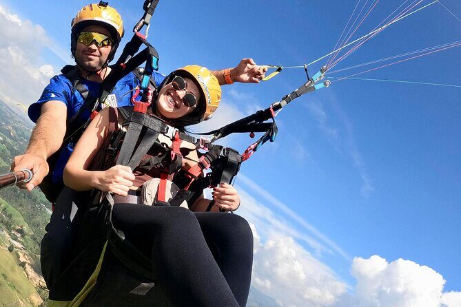 Tour Paragliding in Medellín. - In the air: what you’ll actually feel during the flight