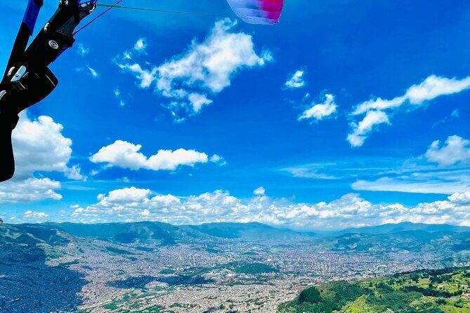 Tour Paragliding in Medellín. - Getting there from Medellín: transport choices that affect the whole day