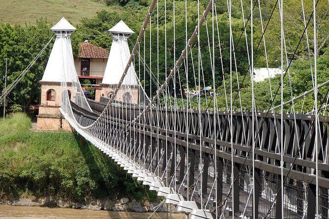Tour Santa Fe De Antioquia - The rural cable car (air gondola) ride: the view and the break