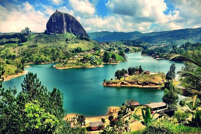 Tour to Guatape, Piedra del Peñol, lunch, snacks boat trip - Key things you’ll notice right away