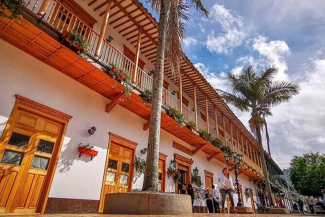 Visit Guatapé, El Peñol, El Retiro & Tekendamita Waterfall - Piedra del Peñol: 740 Stairs, Big Views, and a Backup Plan